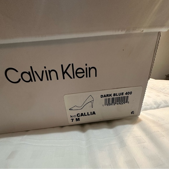 Calvin Klein Callia Navy Suede High Heeled Shoes Size 7M NIB - Picture 5 of 6